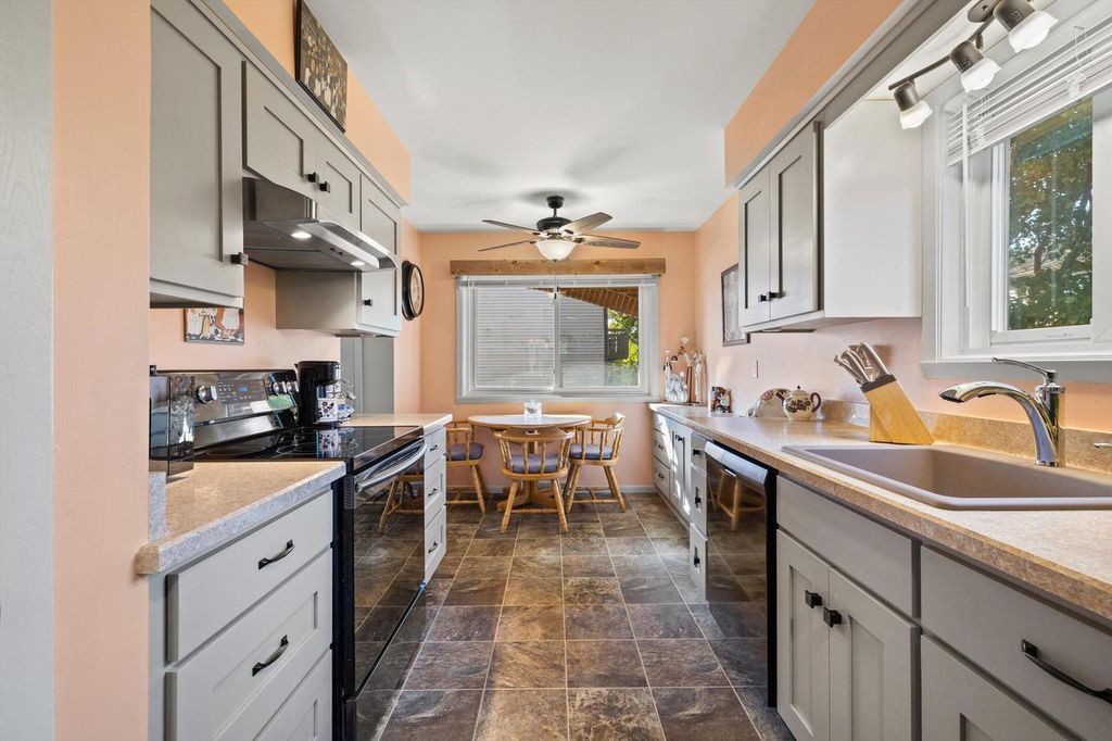 Photo of 5632 Cambridge LANE #1, Mount Pleasant, WI 53406 (MLS # 1942093)