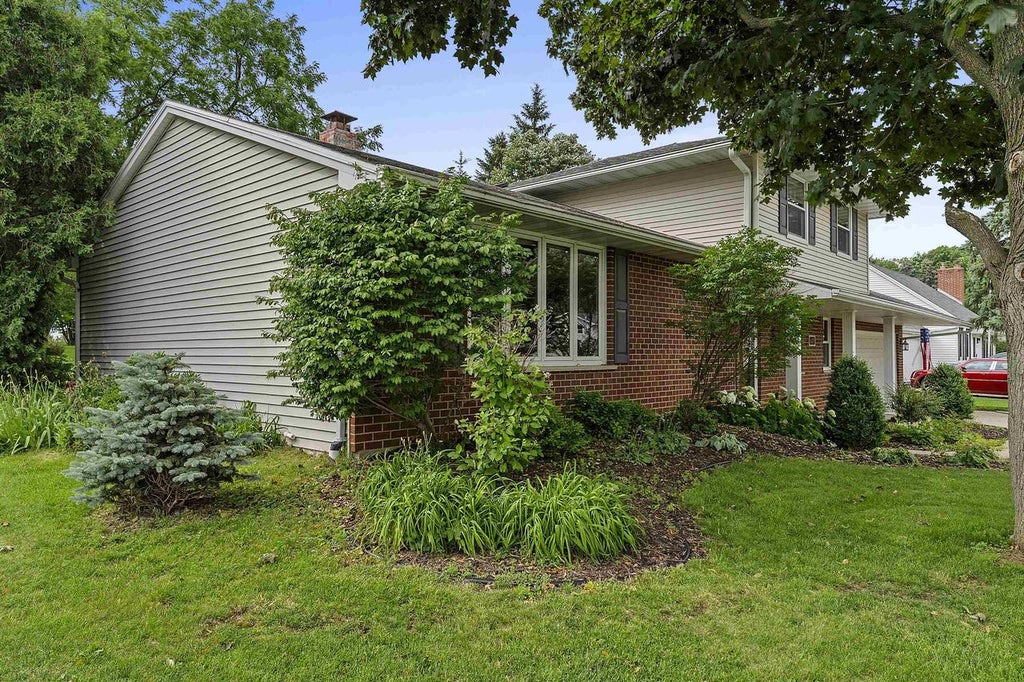 Photo of 619 Saratoga STREET, Green Bay, WI 54303 (MLS # 50328853)