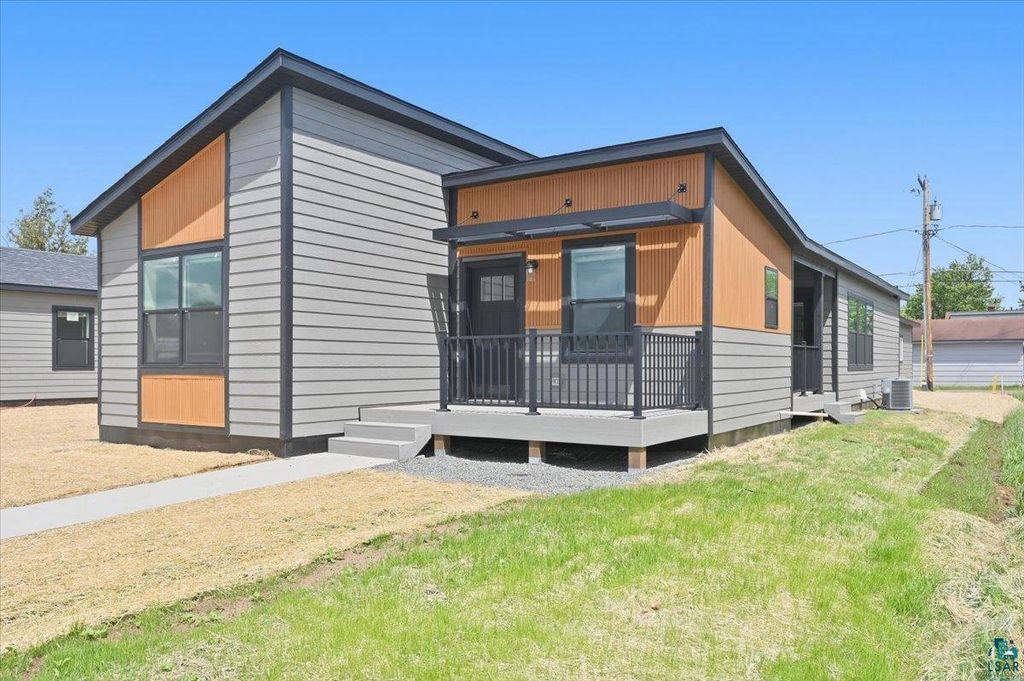 Photo of 6318 Tower AVENUE, Superior, WI 54880 (MLS # 6126045)