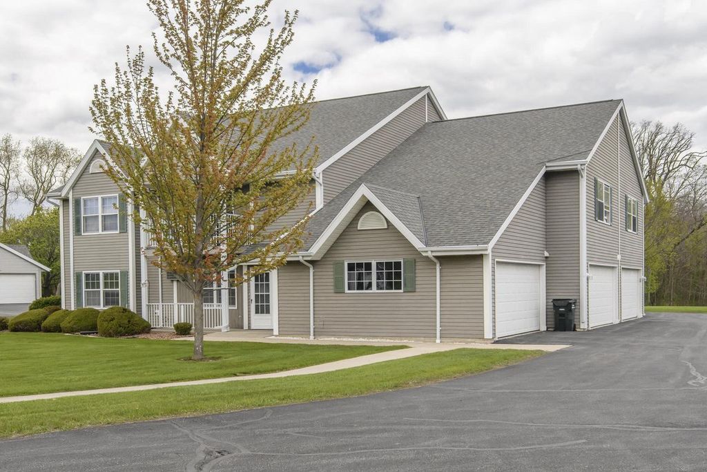 Photo of 214 Minz Park CIRCLE #1, West Bend, WI 53095 (MLS # 1961201)