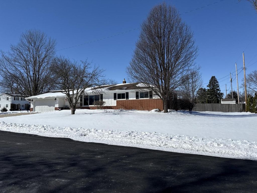 Photo of 1134 Bluebird LANE, Union Grove, WI 53182 (MLS # 1954151)