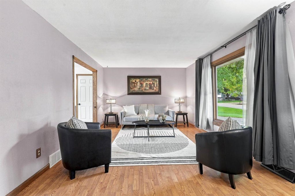 Photo of 821 Woodfield ROAD, Neenah, WI 54956 (MLS # 50333691)