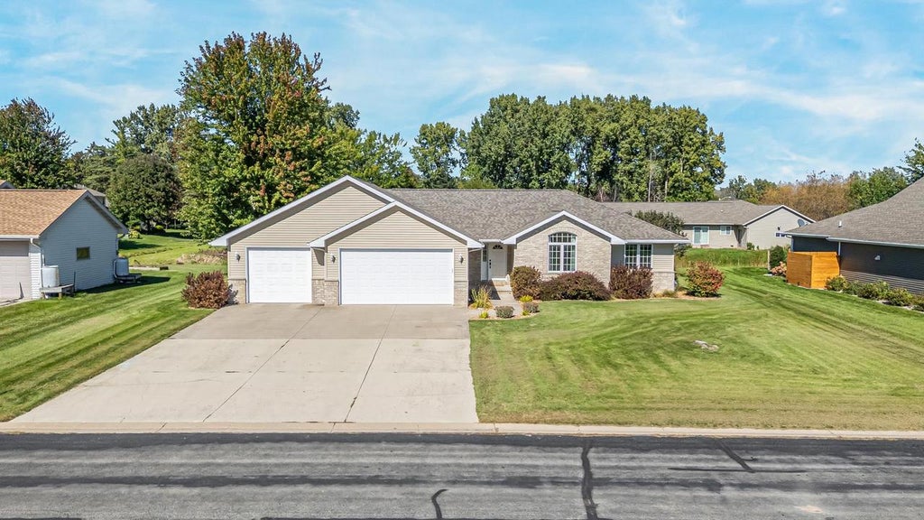 Photo of W2246 Raspberry LANE, Appleton, WI 54913 (MLS # 50333181)