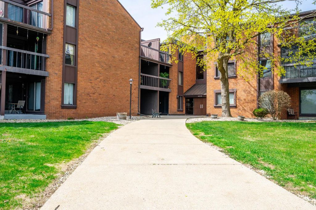 Photo of 4215 N 100th STREET #302, Milwaukee, WI 53222 (MLS # 1945007)