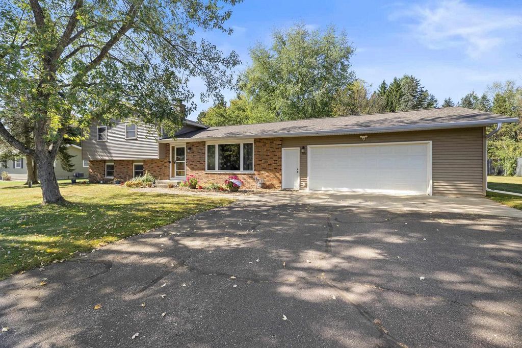 Photo of 1552 Agnes DRIVE, Stevens Point, WI 54482 (MLS # 22504863)