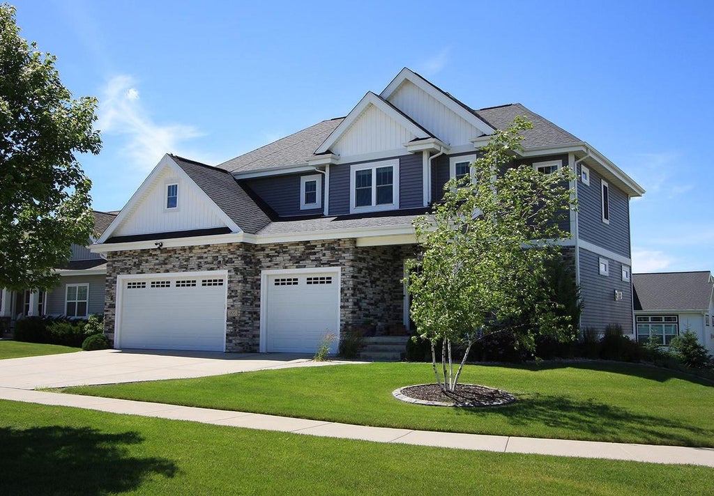 Photo of 1105 Water Wheel DRIVE, Waunakee, WI 53597 (MLS # 2026026)
