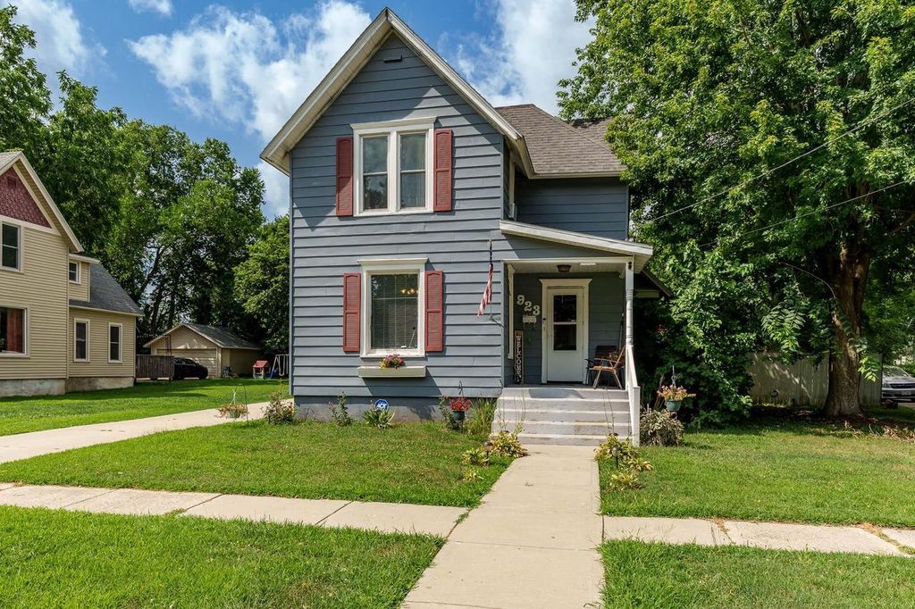 Photo of 923 Highland AVENUE, Beloit, WI 53511 (MLS # 2028764)