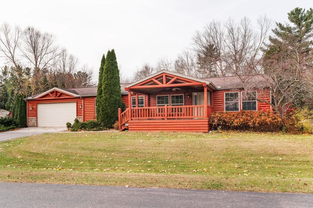 Photo of 173 Sunset CIRCLE, Wisconsin Dells, WI 53965 (MLS # 2012154)