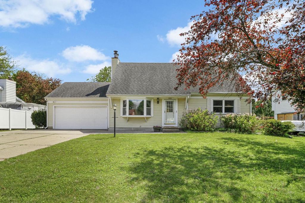 Photo of 5737 Williamsburg WAY, Fitchburg, WI 53719 (MLS # 2022724)