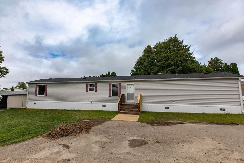 Photo of 30972 County Road XX #4, Platteville, WI 53818 (MLS # 2021776)