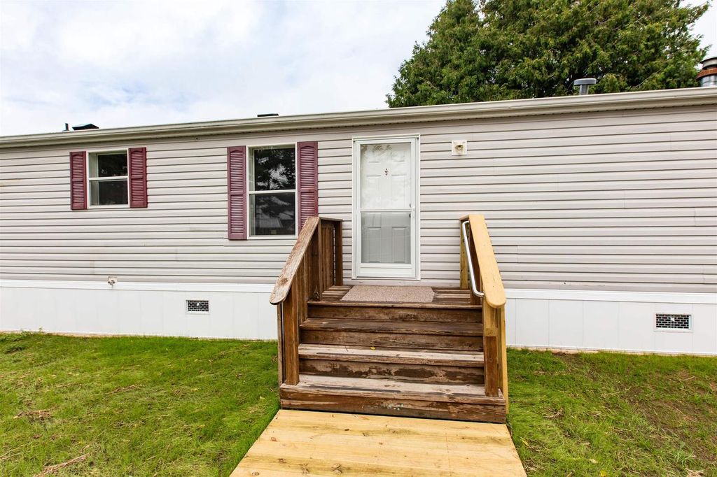 Photo of 30972 County Road XX #4, Platteville, WI 53818 (MLS # 2021776)