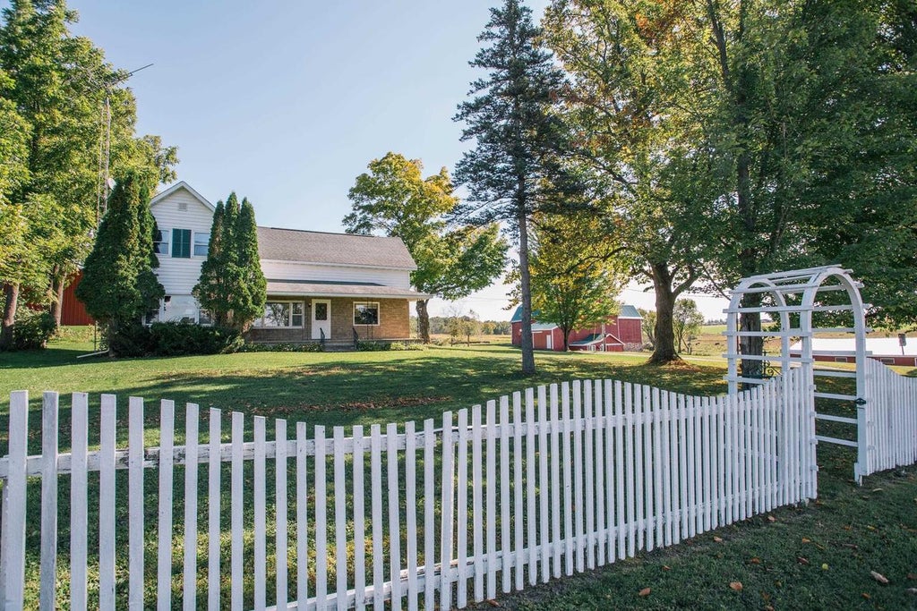 Photo of N6722 County Road G, Neillsville, WI 54456 (MLS # 22604812)