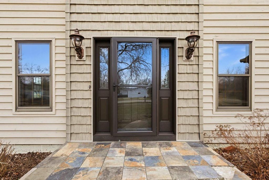 Photo of 2415 Parkside DRIVE, Oshkosh, WI 54901 (MLS # 50323317)