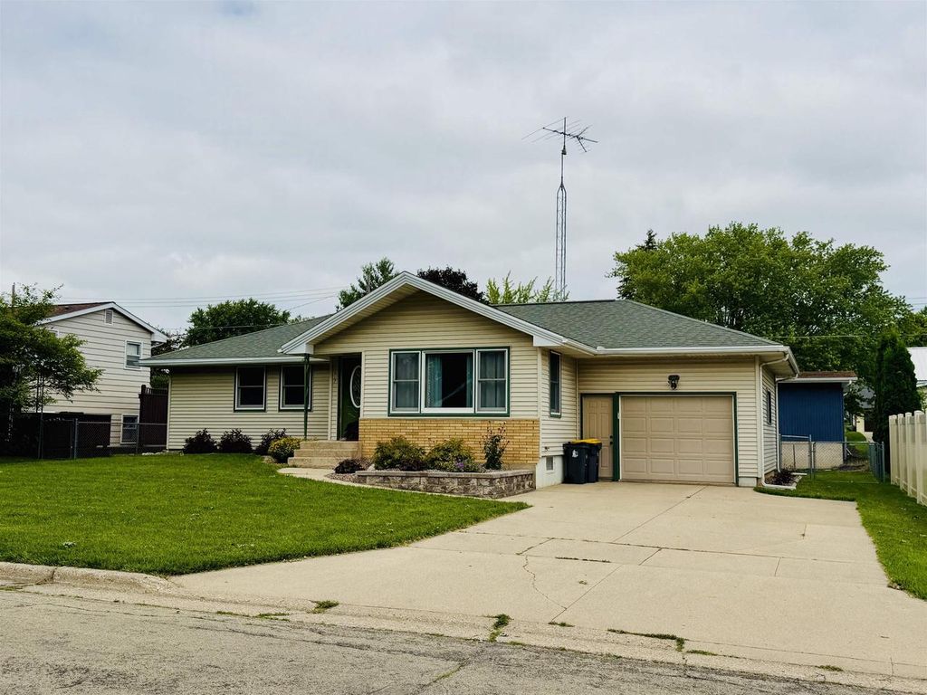 Photo of 917 26th STREET, Monroe, WI 53566 (MLS # 2025522)