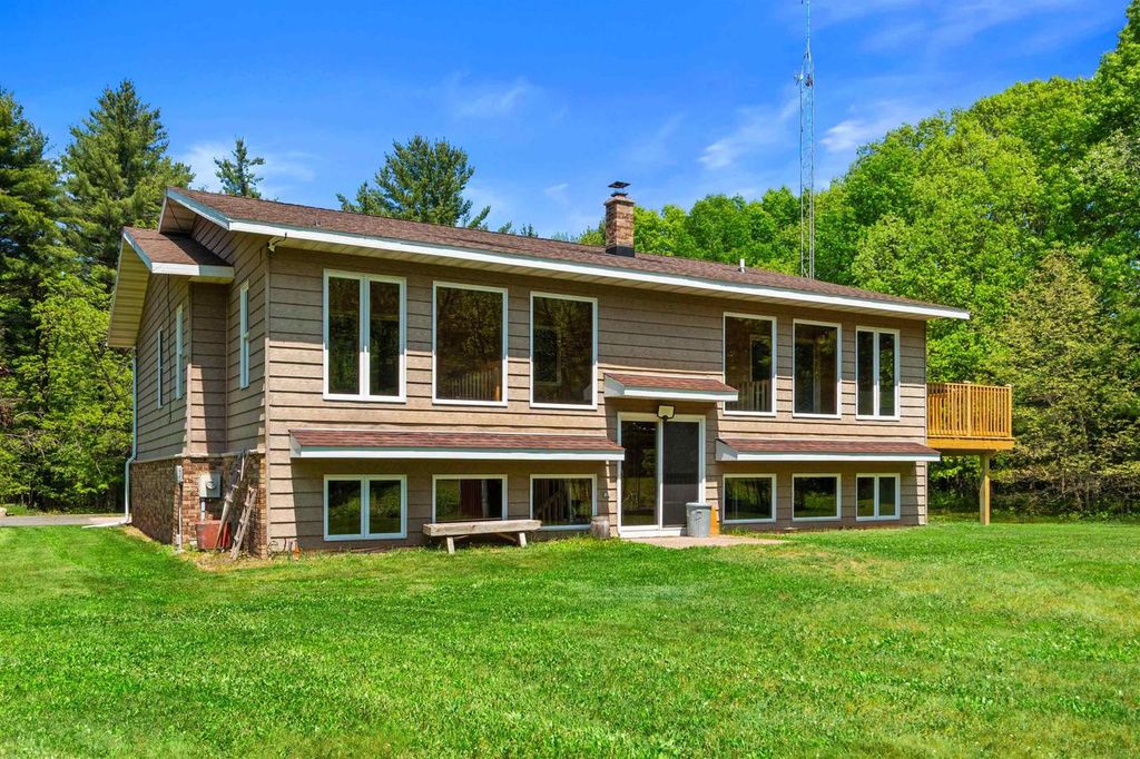 Photo of 2401 Lakeview DRIVE, Junction City, WI 54443 (MLS # 22602320)