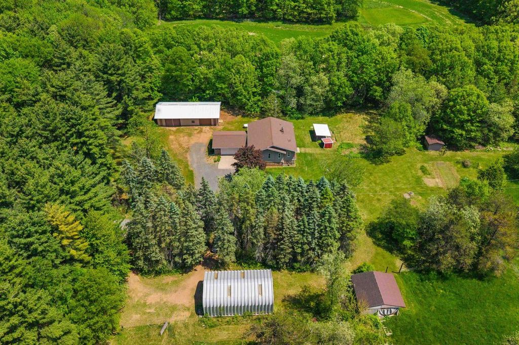 Photo of 2401 Lakeview DRIVE, Junction City, WI 54443 (MLS # 22602320)