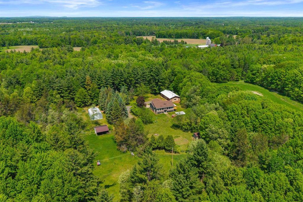 Photo of 2401 Lakeview DRIVE, Junction City, WI 54443 (MLS # 22602320)