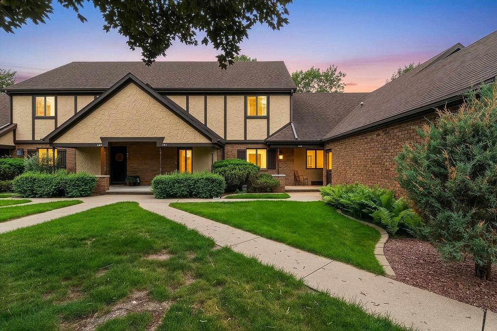 Photo of 151 Harrys GTWY, Appleton, WI 54914 (MLS # 50328238)