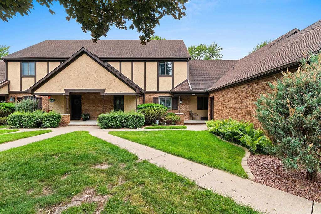 Photo of 151 Harrys GTWY, Appleton, WI 54914 (MLS # 50328238)