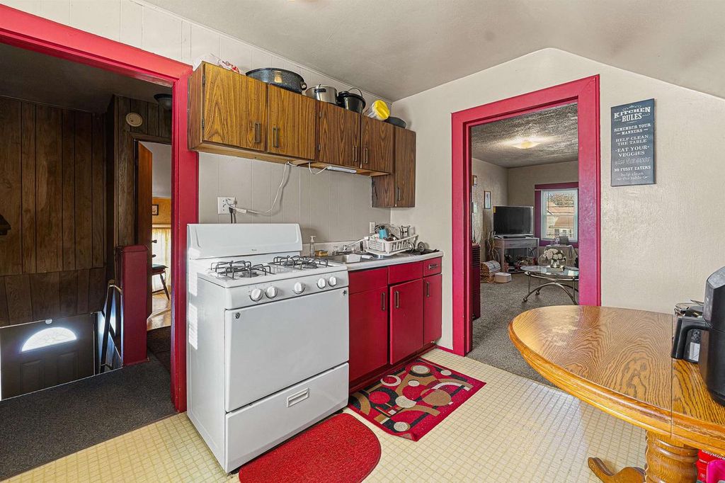 Photo of 937 N Sawyer STREET, Oshkosh, WI 54901 (MLS # 50321329)