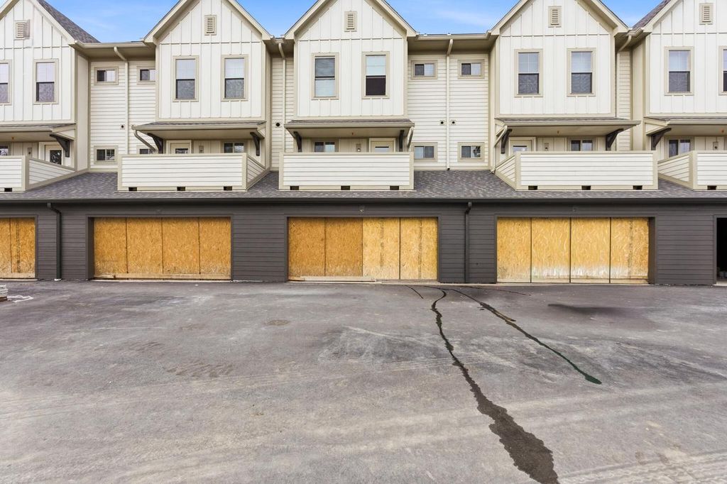 Photo of 2129 E Howard AVENUE, Saint Francis, WI 53235 (MLS # 1959529)