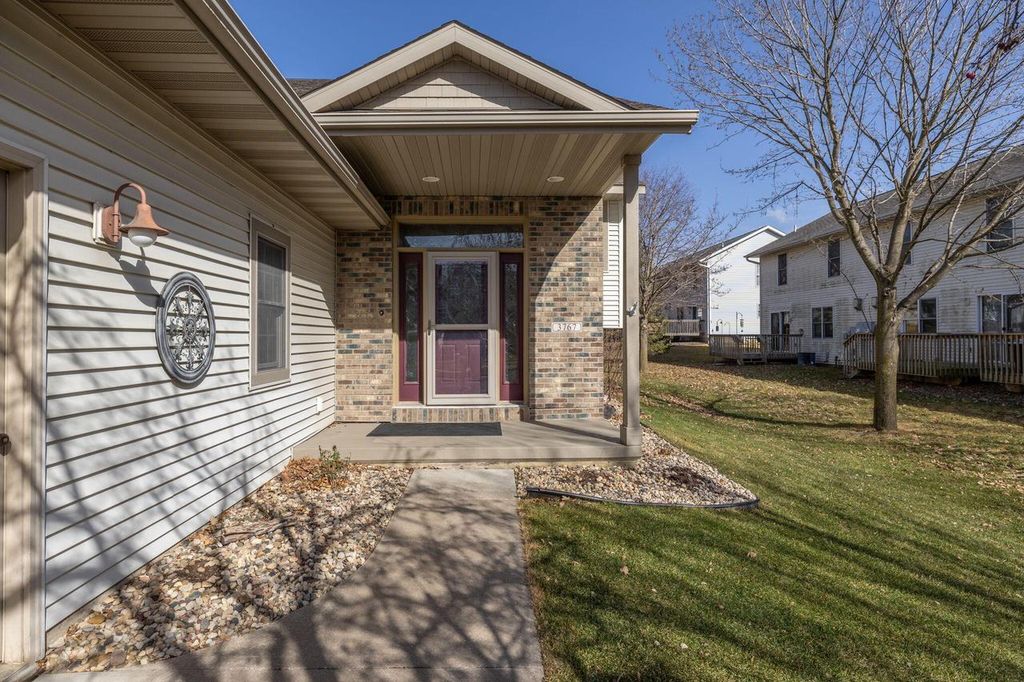 Photo of 3767 Emerald DRIVE EAST DRIVE E, Onalaska, WI 54650 (MLS # 1953251)