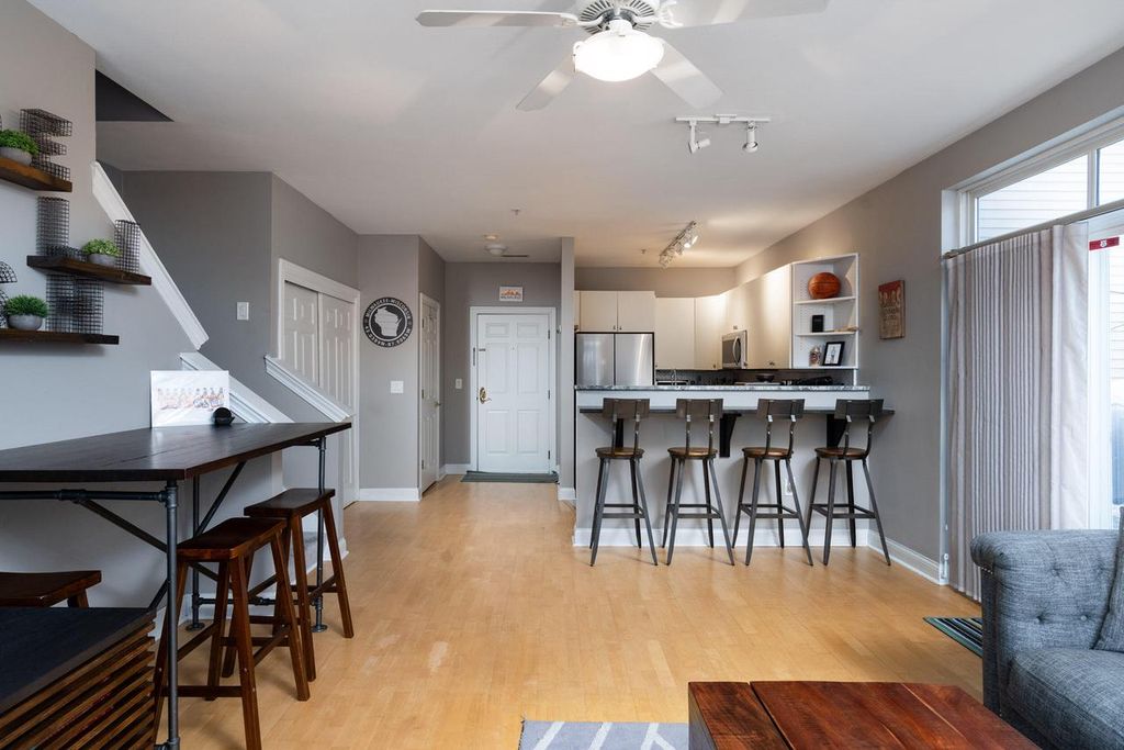 Photo of 1550 N Warren AVENUE #308, Milwaukee, WI 53202 (MLS # 1948788)