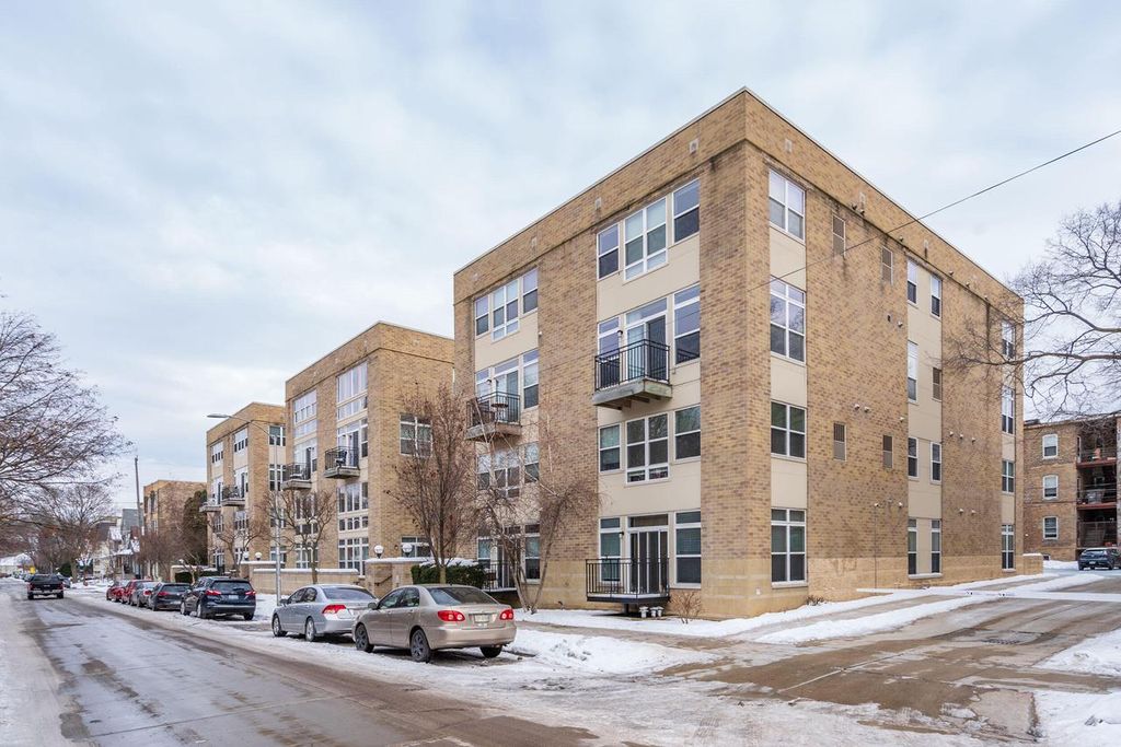 Photo of 1550 N Warren AVENUE #308, Milwaukee, WI 53202 (MLS # 1948788)