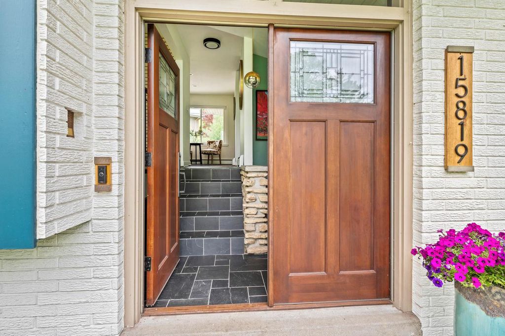 Photo of N63W15819 Claremore CIRCLE, Menomonee Falls, WI 53051 (MLS # 1964183)