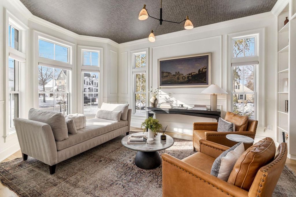 Photo of 545 Wisconsin AVENUE, Delafield, WI 53018 (MLS # 1949034)