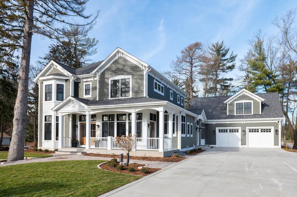 Photo of 545 Wisconsin AVENUE, Delafield, WI 53018 (MLS # 1949034)