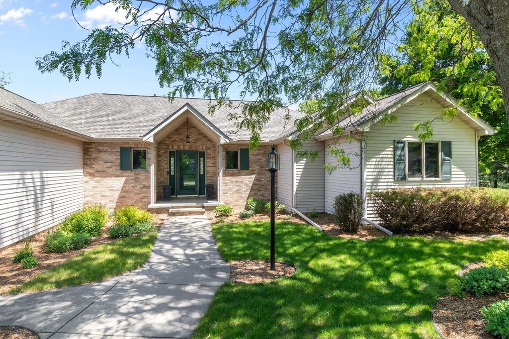 Photo of N2678 Glockenspiel LANE, Appleton, WI 54913 (MLS # 50326447)