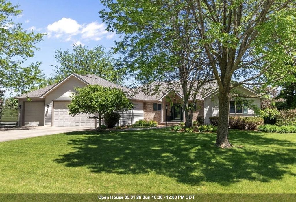Photo of N2678 Glockenspiel LANE, Appleton, WI 54913 (MLS # 50326447)