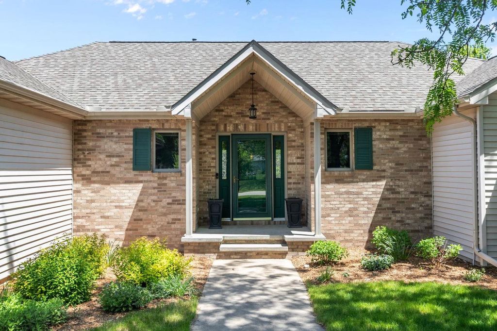 Photo of N2678 Glockenspiel LANE, Appleton, WI 54913 (MLS # 50326447)