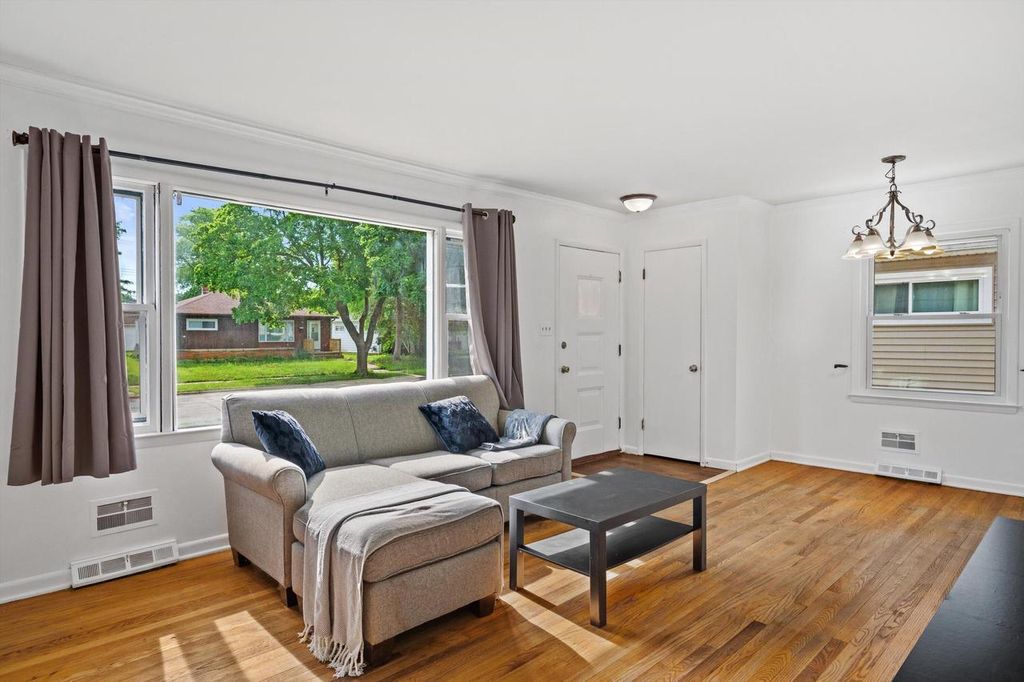 Photo of 3905 N 93rd STREET, Milwaukee, WI 53222 (MLS # 1967073)