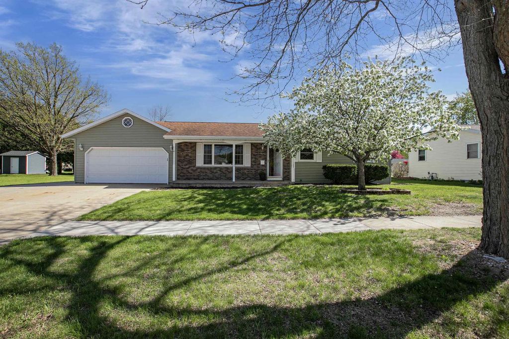 Photo of 1625 E Sylvan AVENUE, Appleton, WI 54915 (MLS # 50325610)