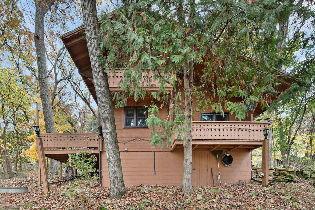 Photo of N5852 Sugar River PARKWAY, Albany, WI 53502 (MLS # 2035267)