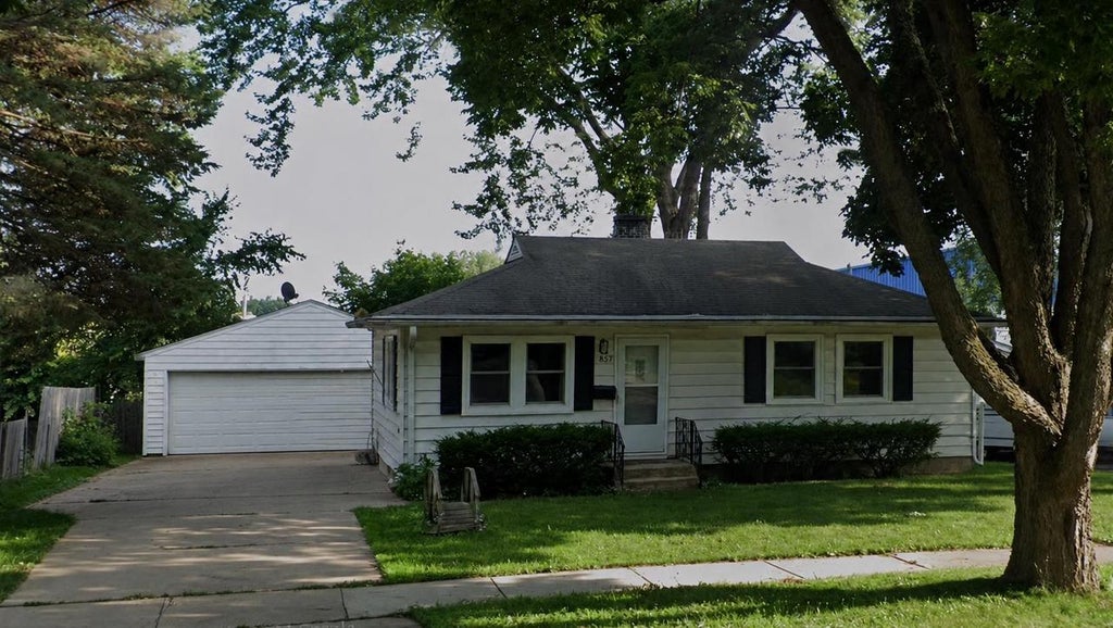 Photo of 3637 Brigham AVENUE, Madison, WI 53714 (MLS # 2026867)
