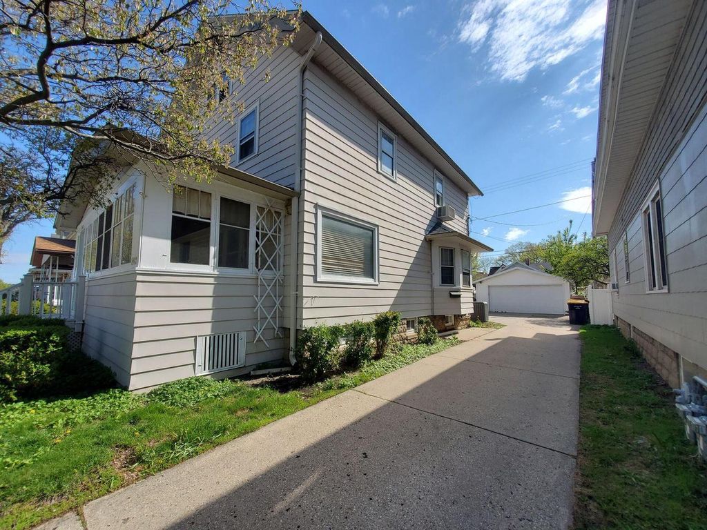 Photo of 1460 S 80th STREET #1462, West Allis, WI 53214 (MLS # 1960324)