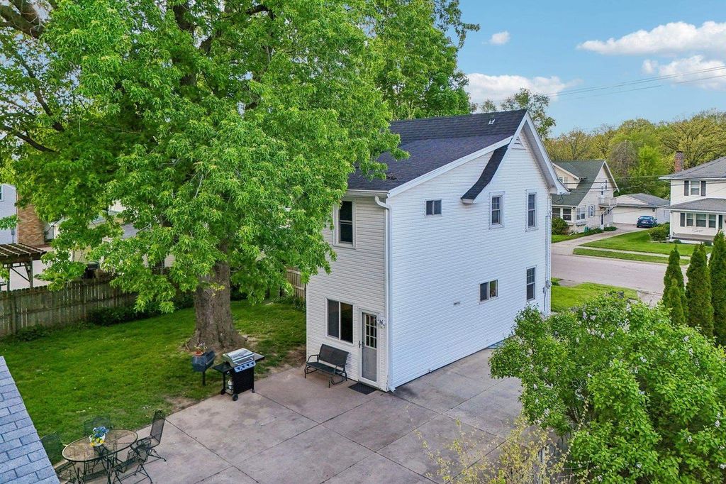 Photo of 1422 Sharon STREET, Janesville, WI 53545 (MLS # 2023649)