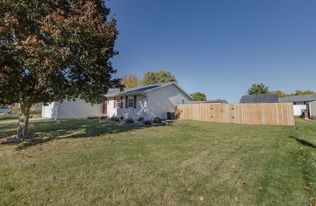 Photo of 1406 Commonwealth DRIVE, Fort Atkinson, WI 53538 (MLS # 1940066)