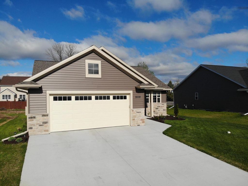 Photo of N9339 Gemstone COURT, Appleton, WI 54915 (MLS # 50325355)