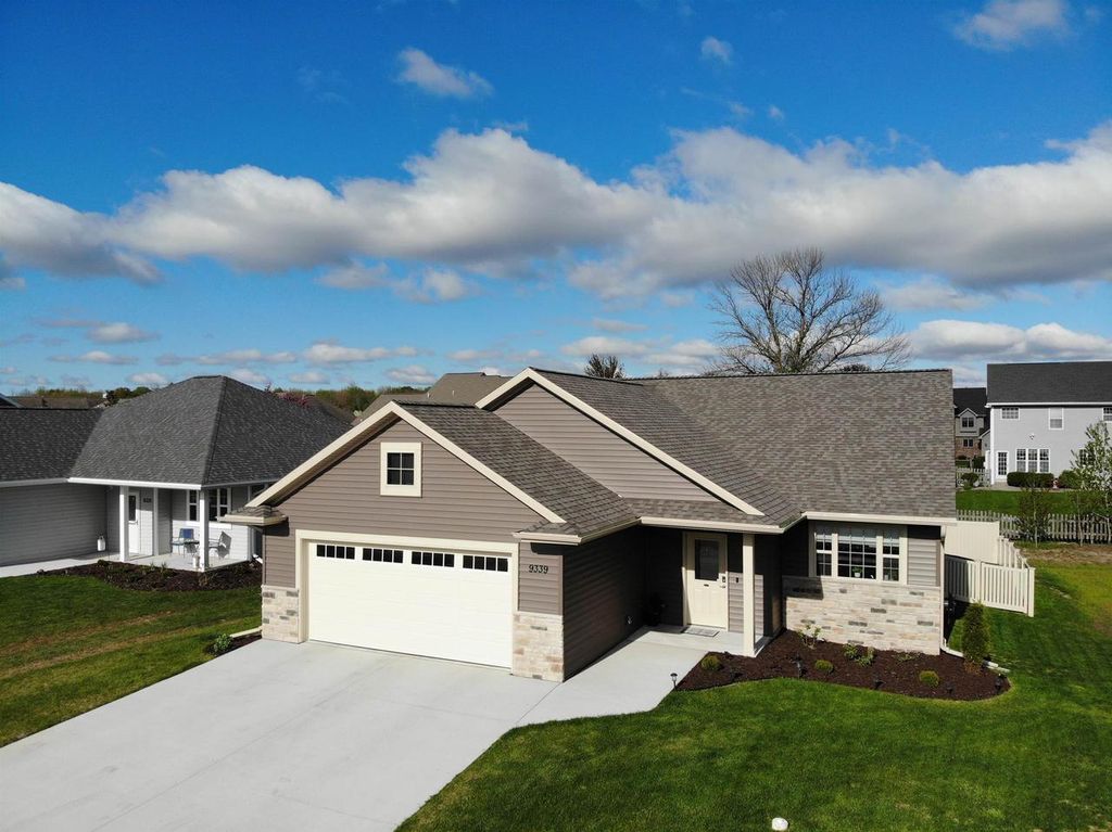 Photo of N9339 Gemstone COURT, Appleton, WI 54915 (MLS # 50325355)