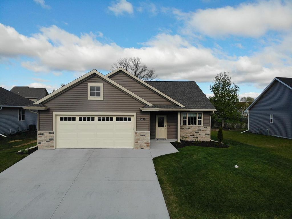 Photo of N9339 Gemstone COURT, Appleton, WI 54915 (MLS # 50325355)