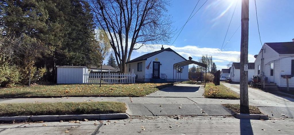 Photo of 921 Raton COURT, Manitowoc, WI 54220 (MLS # 50318292)