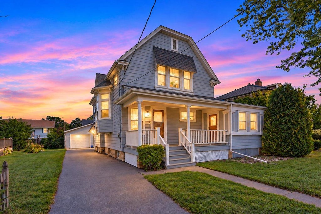 Photo of 306 W Wisconsin AVENUE, Kaukauna, WI 54130 (MLS # 50332049)