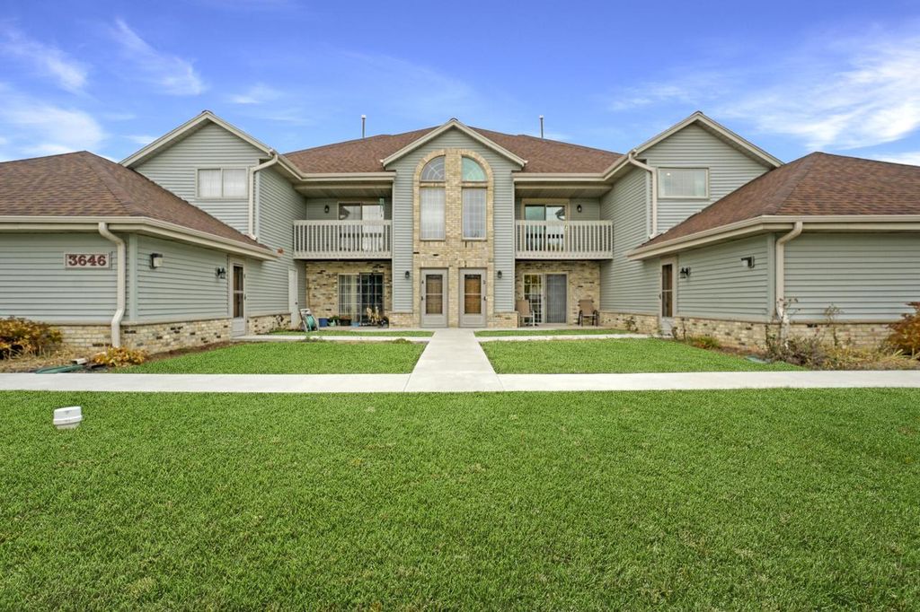 Photo of 3646 E Barbara COURT #7, Oak Creek, WI 53154 (MLS # 1942984)