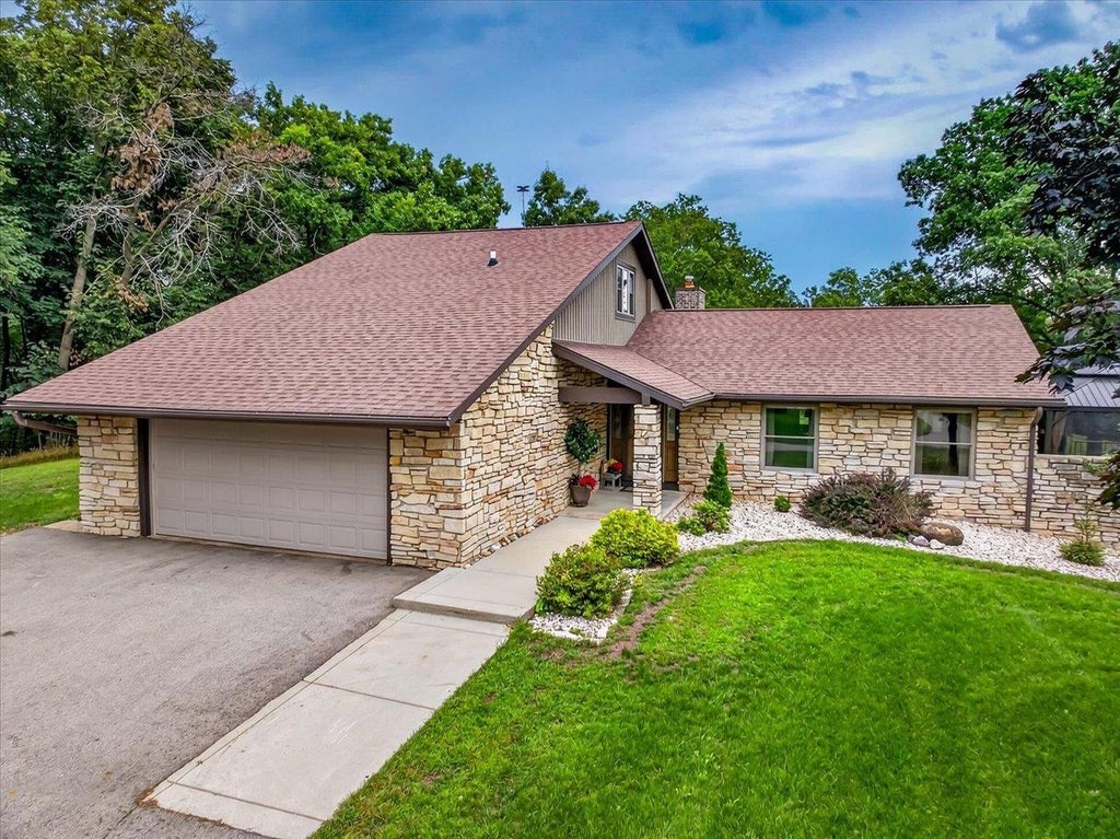 Photo of 2670 N Britt ROAD, Janesville, WI 53548 (MLS # 2032302)