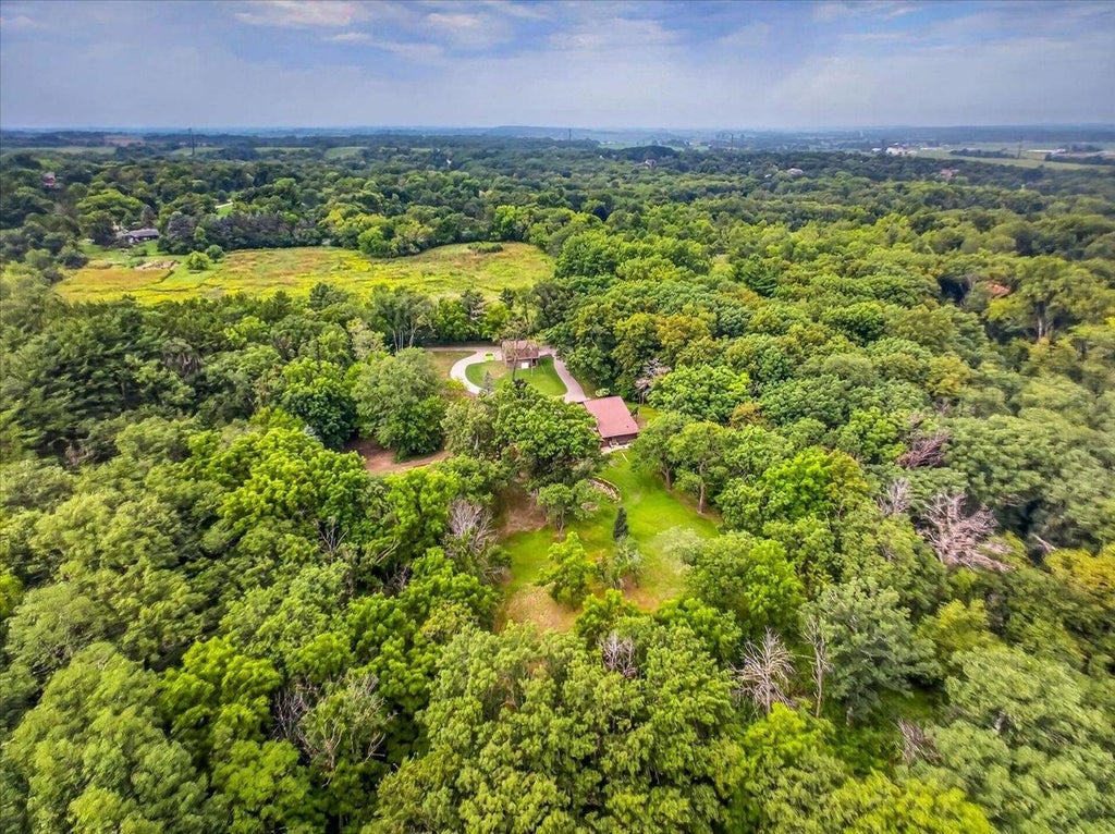 Photo of 2670 N Britt ROAD, Janesville, WI 53548 (MLS # 2032302)