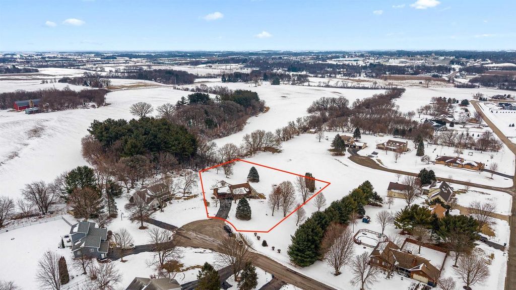 Photo of W8733 Niblick ROAD, Beaver Dam, WI 53916 (MLS # 2016313)